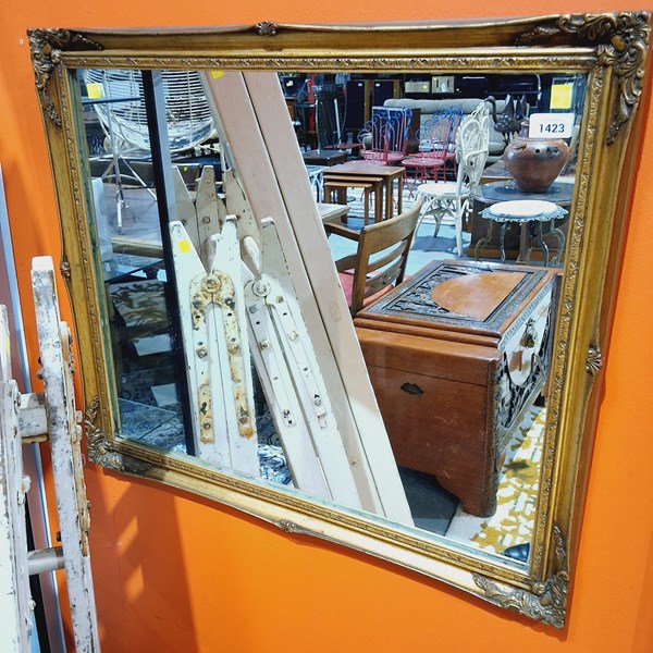 Lot 1423 - WALL MIRROR