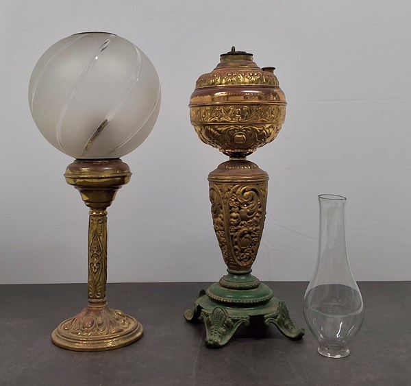 Lot 1157 - KEROSENE LAMPS