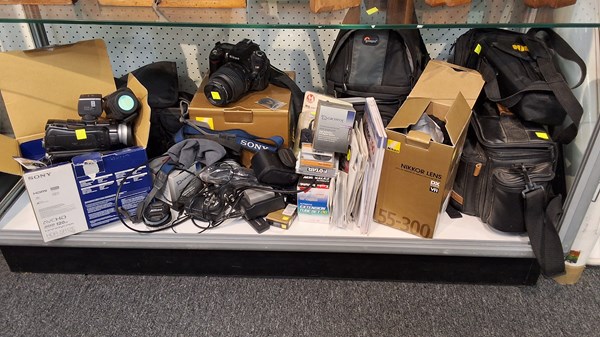 Lot 1286 - CAMERAS & ACCESSORIES