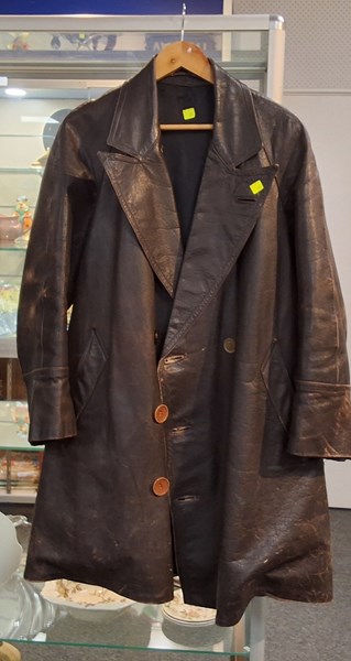 Lot 1388 - LEATHER COAT