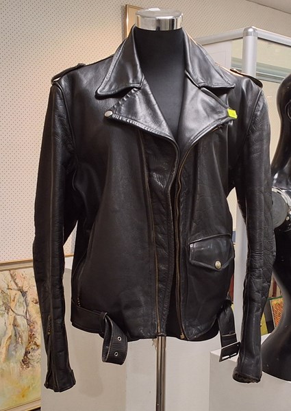 Lot 1156 - LEATHER JACKET