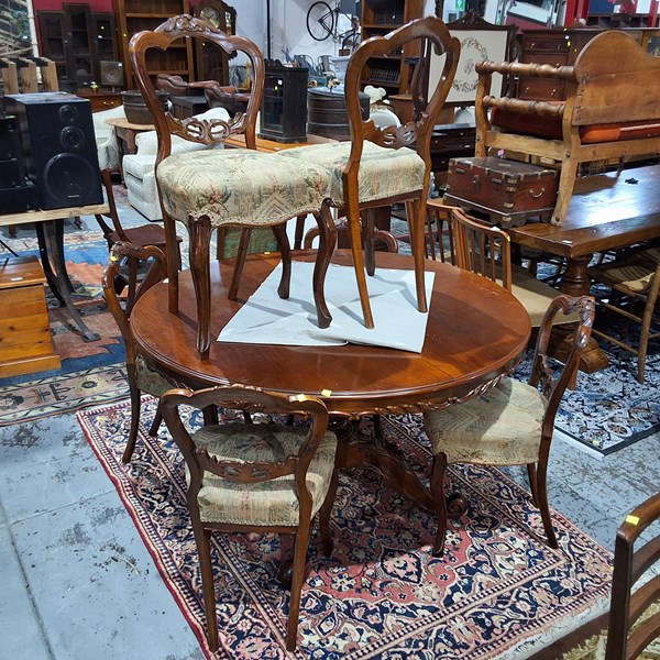 Lot 171 - DINING SUITE