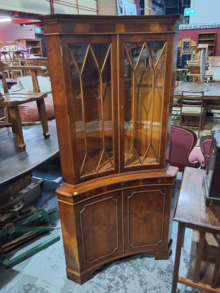 Lot 112 - CORNER CABINET