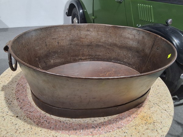 Lot 265 - WASH TUB