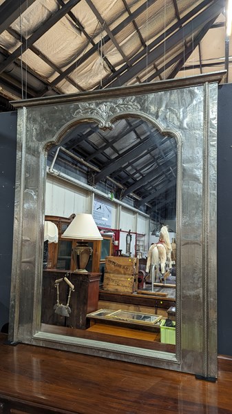 Lot 197 - MANTEl MIRROR