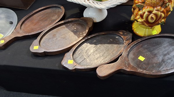 Lot 1386 - SERVING BOWLS