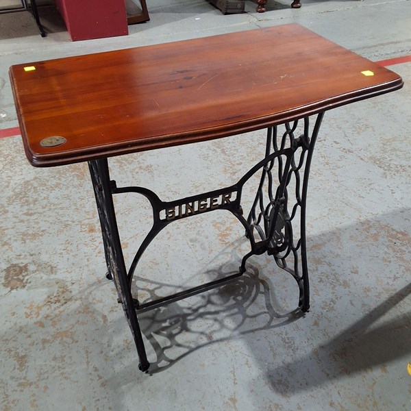 Lot 395 - SIDE TABLE