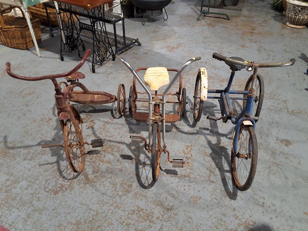 Lot 273 - TRICYCLES