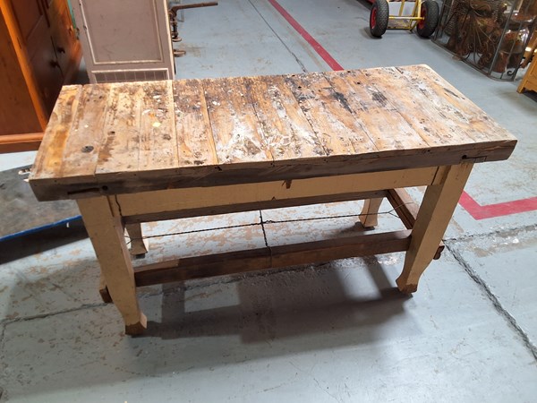 Lot 227 - WORKSHOP BENCH