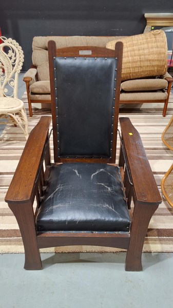 Lot 430 - MORRIS CHAIR