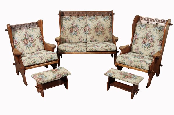 Lot 130 - OAK LOUNGE SUITE