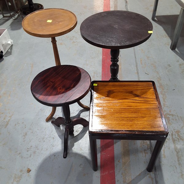 Lot 160 - TABLES