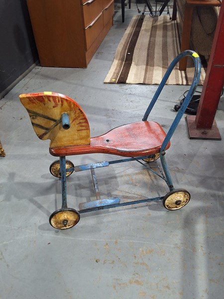 Lot 239 - CHILDRENS CART