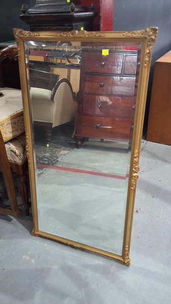 Lot 98 - WALL MIRROR