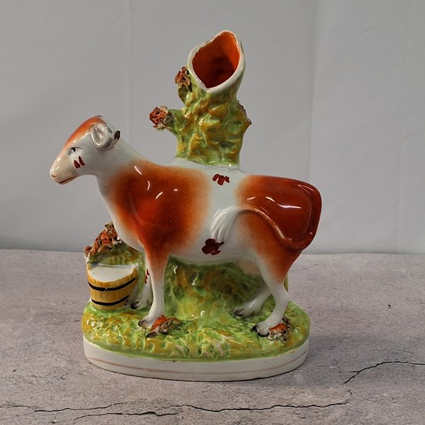 Lot 1302 - STAFFORDSHIRE COW