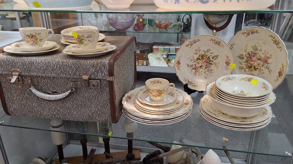 Lot 1479 - PART DINNER SERVICE