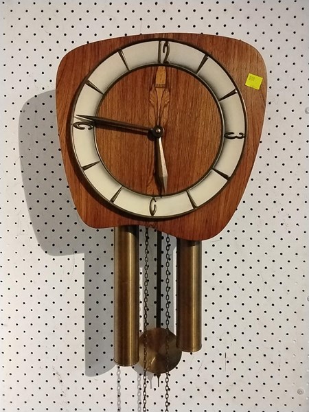 Lot 1045 - CLOCK