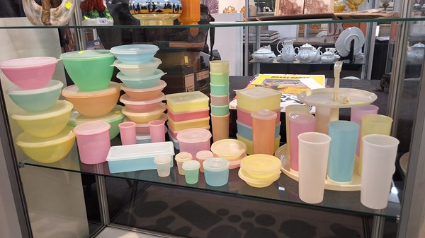 Lot 1366 - VINTAGE TUPPERWARE