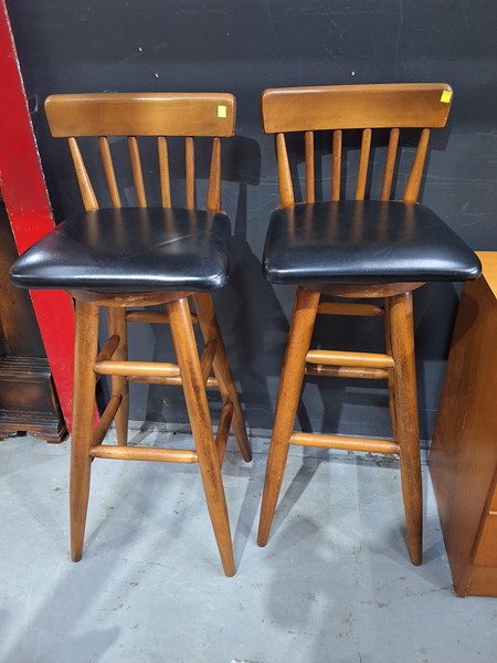 Lot 187 - BAR STOOLS