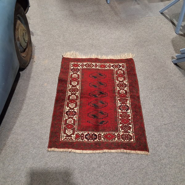 Lot 273 - RUG