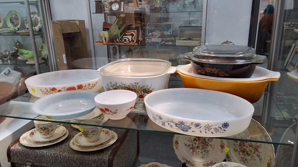 Lot 1478 - RETRO OVENWARE