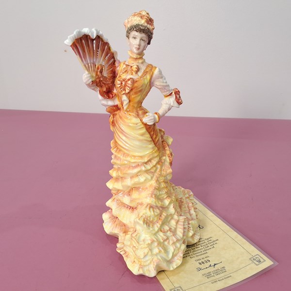 Lot 1200 - ROYAL DOULTON FIGURE