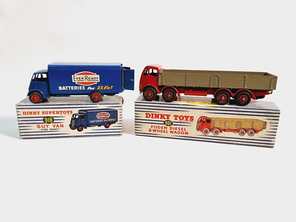 Lot 1133 - DINKY TOYS