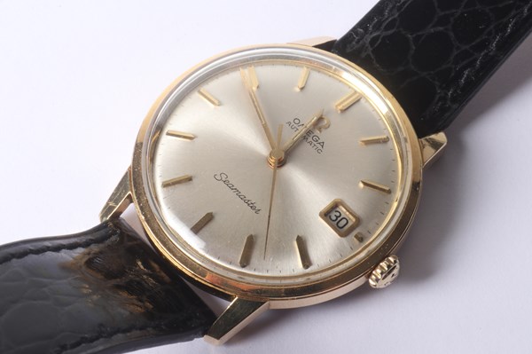 Lot 1054 - OMEGA WRIST WATCH