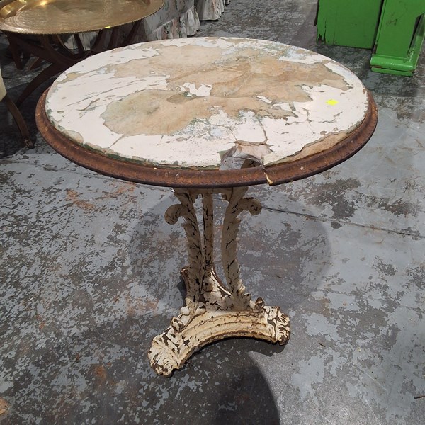 Lot 279 - GARDEN TABLE