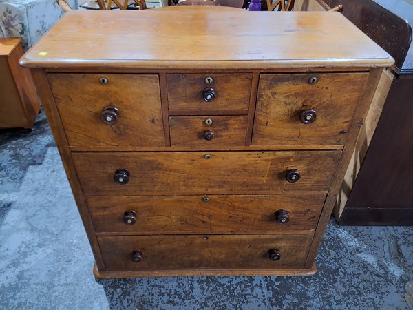 Lot 169 - CHEST OF DRAWERS