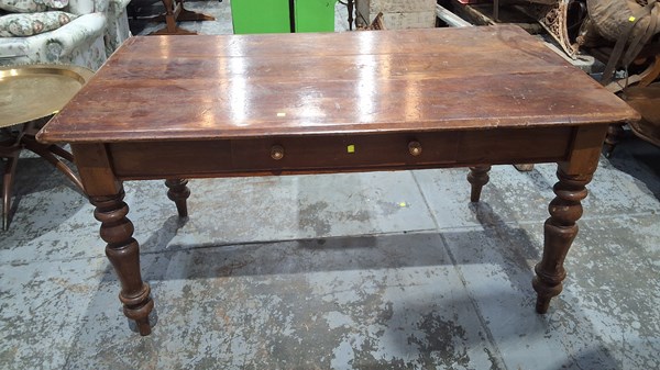 Lot 274 - KITCHEN TABLE