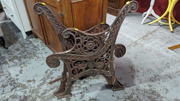Lot 481 - BENCH ENDS