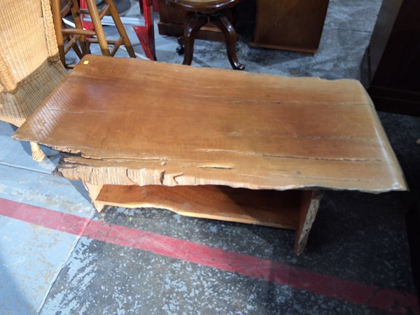 Lot 331 - COFFEE TABLE