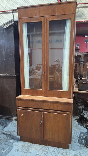 Lot 247 - GUN CABINET