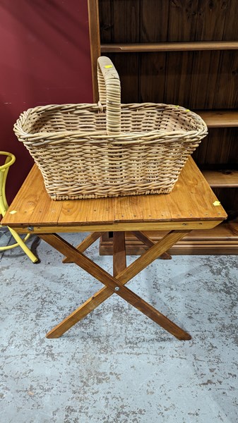 Lot 84 - FOLDING TABLE AND BASKET