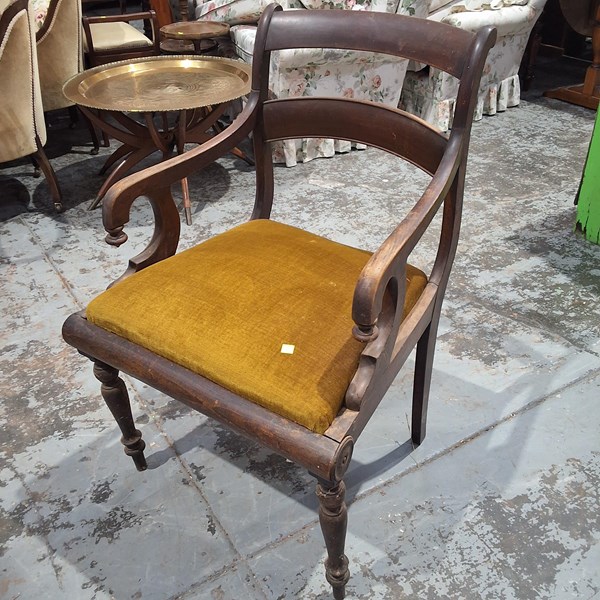 Lot 11 - ARMCHAIR