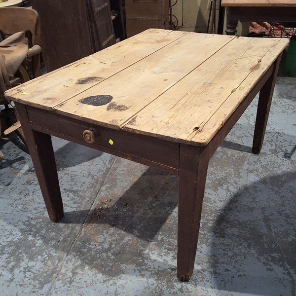 Lot 355 - KITCHEN TABLE