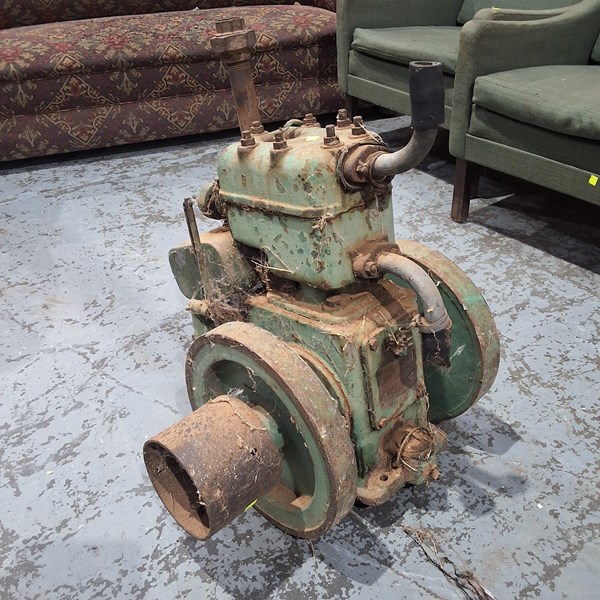 Lot 192 - STATIONARY ENGINE