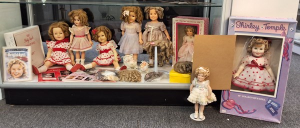 Lot 1358 - SHIRLEY TEMPLE DOLLS