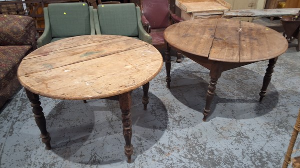 Lot 73 - KITCHEN TABLES