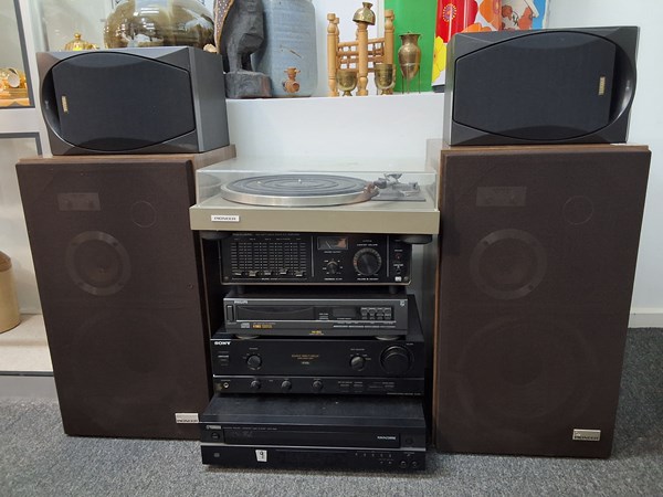 Lot 1444 - STEREO LOT