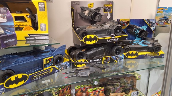 Lot 1415 - BATMAN TOYS