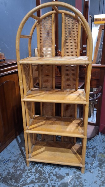 Lot 95 - CANE HUTCH