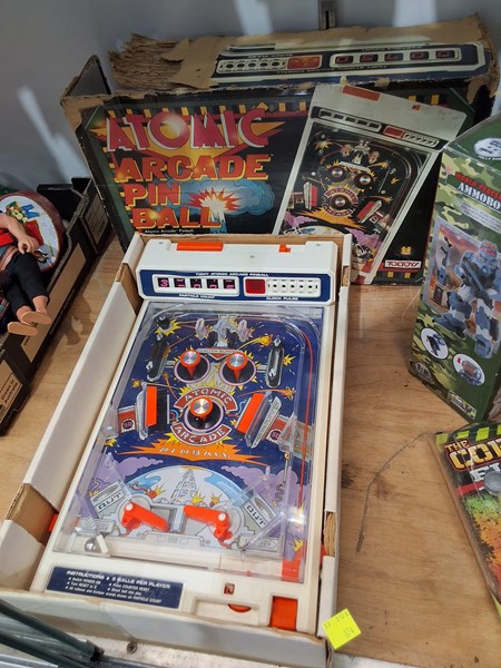 Lot 1413 - PINBALL TOY