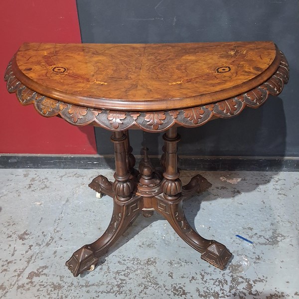 Lot 101 - GAMES TABLE