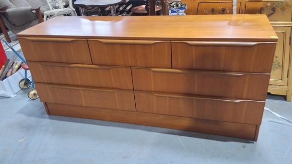 Lot 342 - SIDEBOARD CHEST