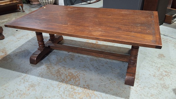 Lot 392 - COFFEE TABLE