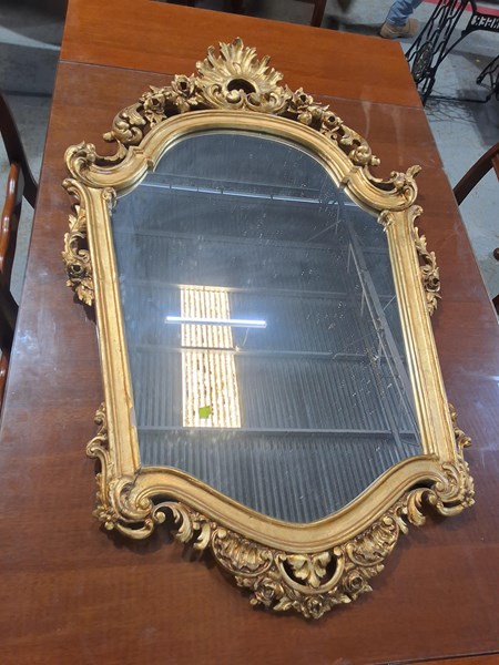 Lot 388 - WALL MIRROR