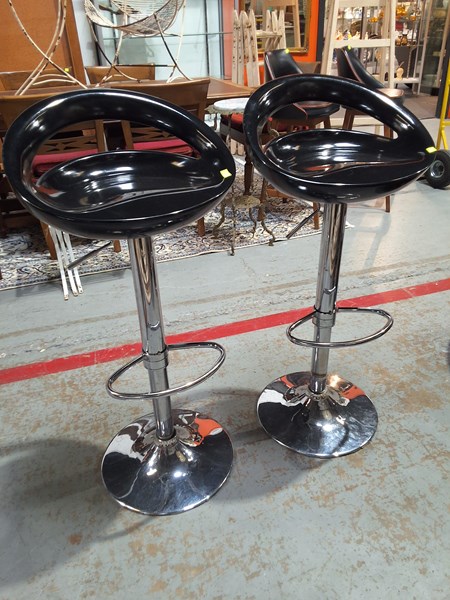 Lot 394 - BARSTOOLS