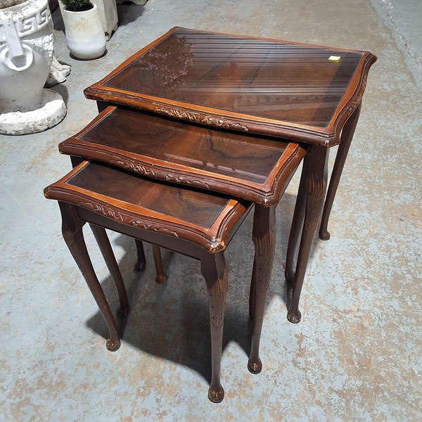 Lot 372 - NEST OF TABLES